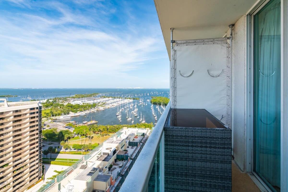 City View Balcony Steps From Restaurants, Peacock Park & Marina ไมอามี ภายนอก รูปภาพ